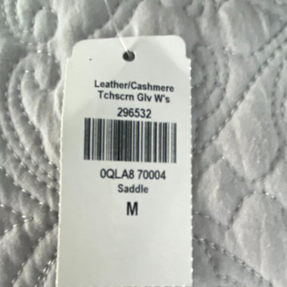 NWT L.L. Bean Sheepskin Women's gloves with touchscreen technology - Picture 3 of 4